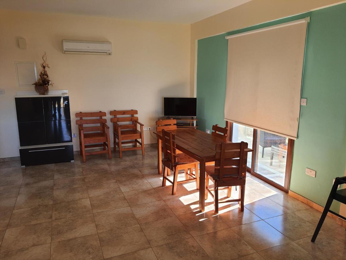 Joanna Sunset Apts Pomos Luaran gambar